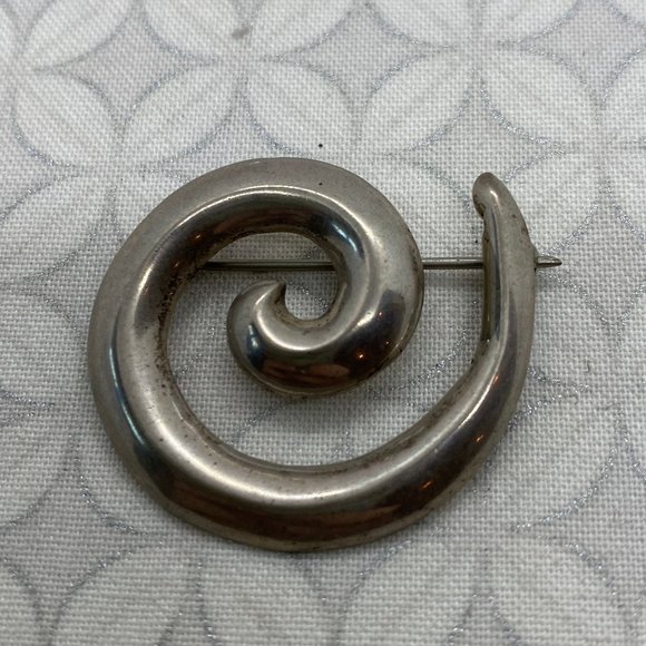 Vintage swirl silver pin - Picture 1 of 2